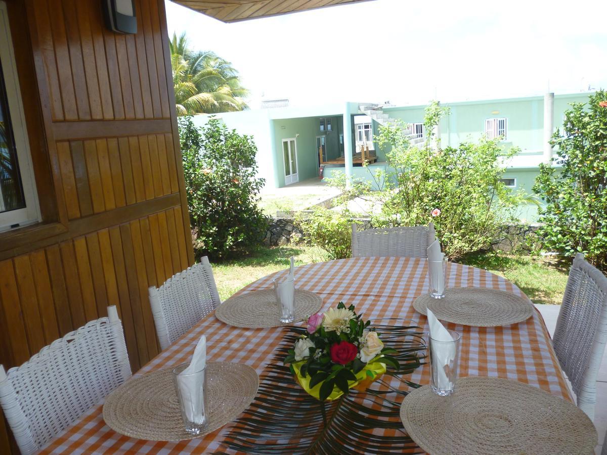 Chez Clenya Guesthouse La Ferme Luaran gambar