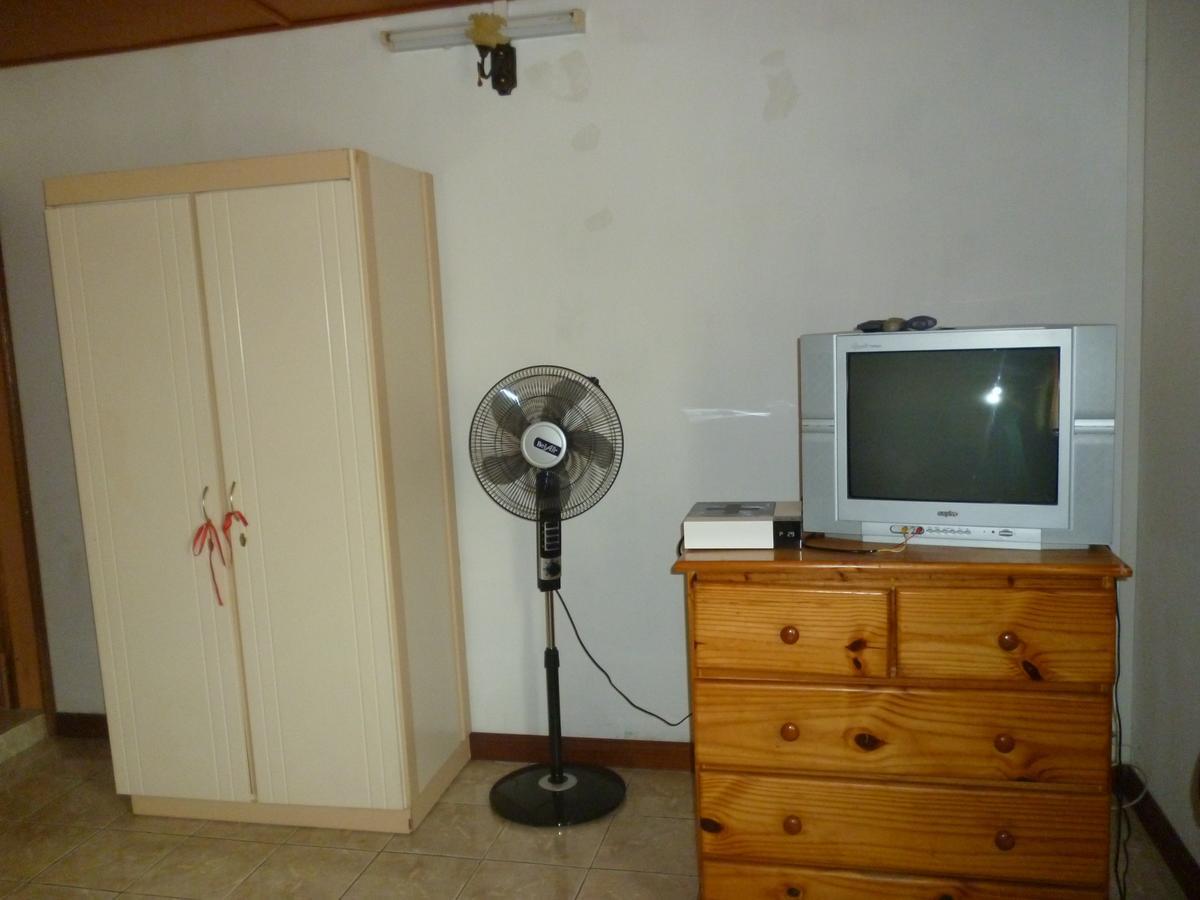 Chez Clenya Guesthouse La Ferme Luaran gambar