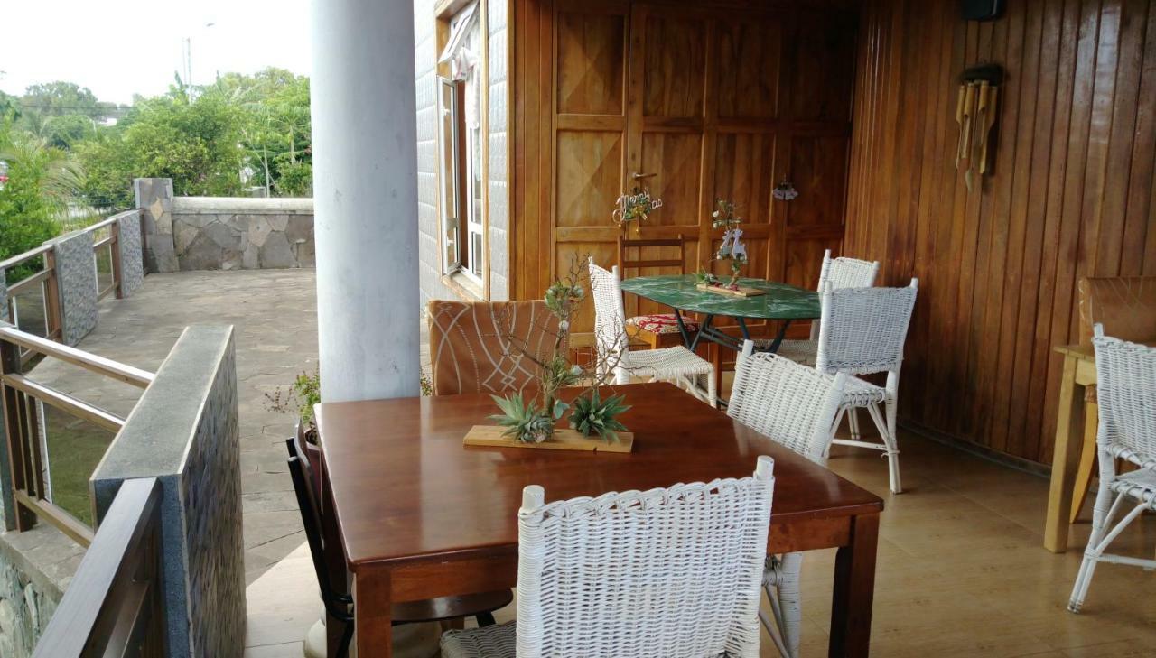 Chez Clenya Guesthouse La Ferme Luaran gambar