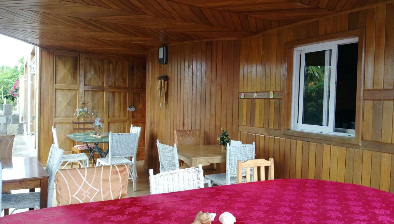 Chez Clenya Guesthouse La Ferme Luaran gambar