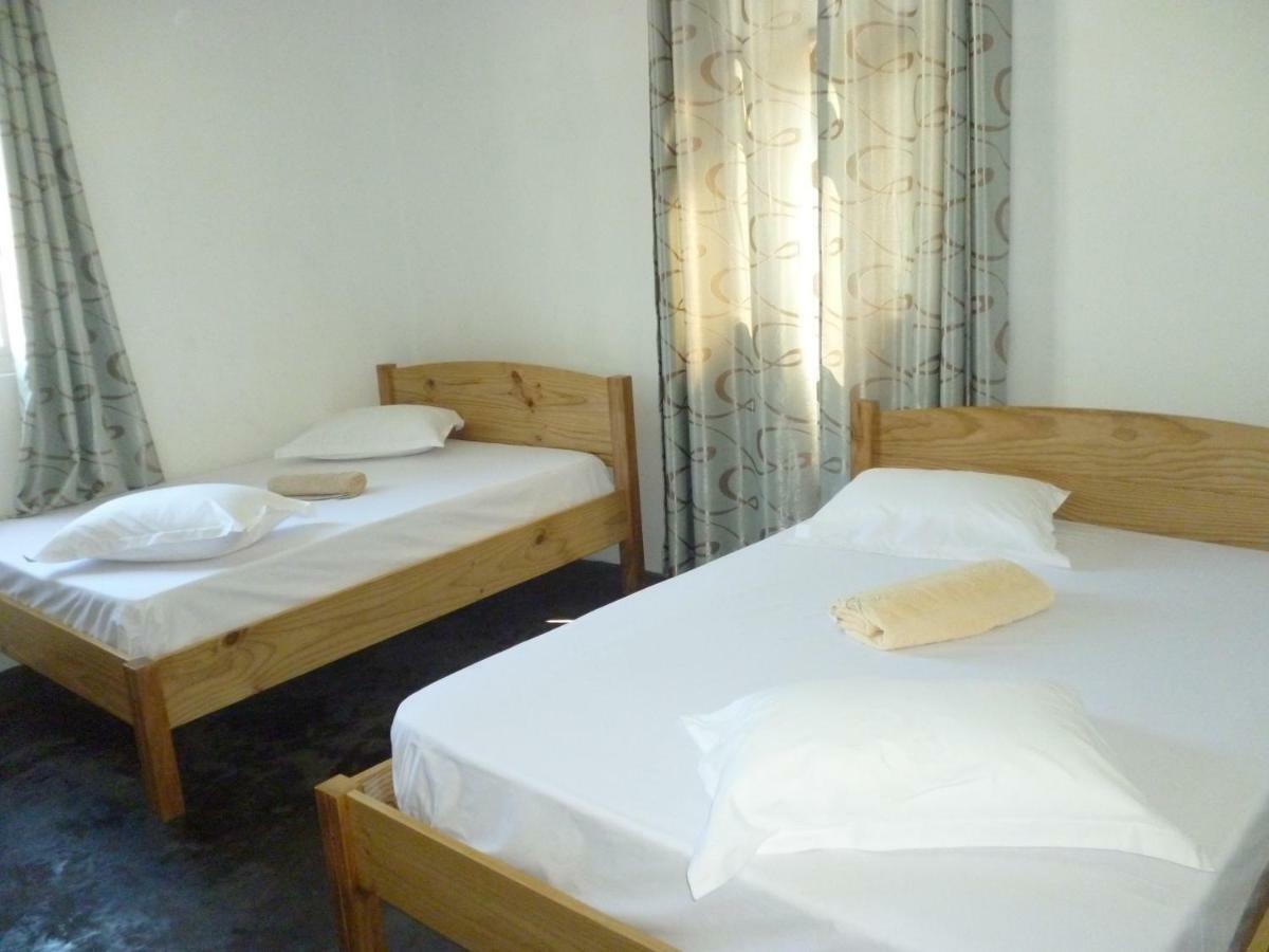 Chez Clenya Guesthouse La Ferme Luaran gambar